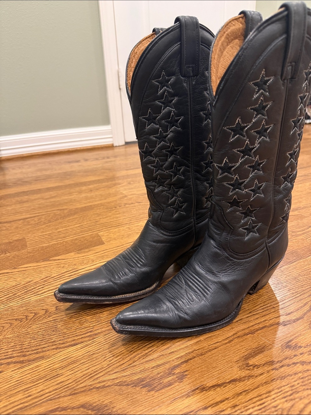 Women's Black Star-Embroidered Leather Cowboy Boots